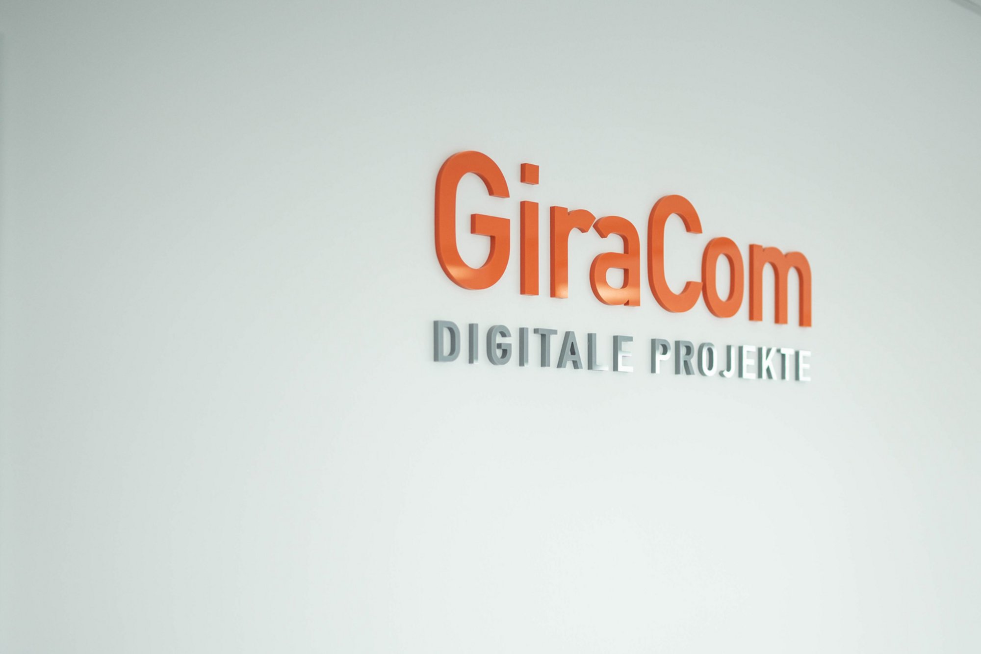 GiraCom wall labelling