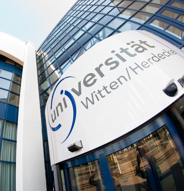 Entrance University of Witten / Herdecke